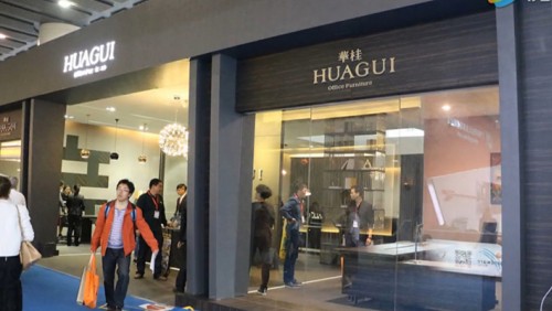 華桂家具接受畢加展覽采訪，亮相廣州家具展